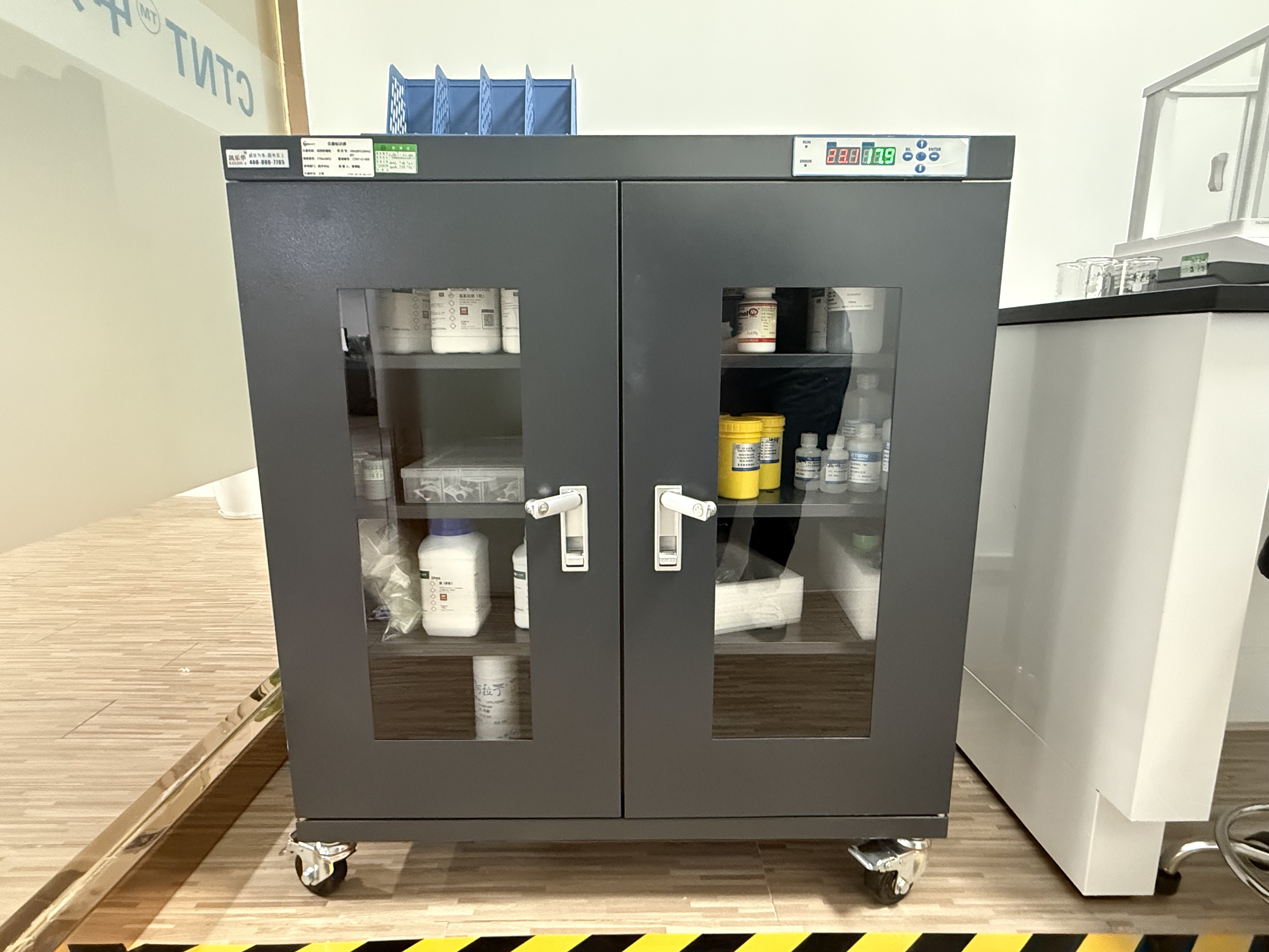 物理實(shí)驗(yàn)室介紹(圖4)